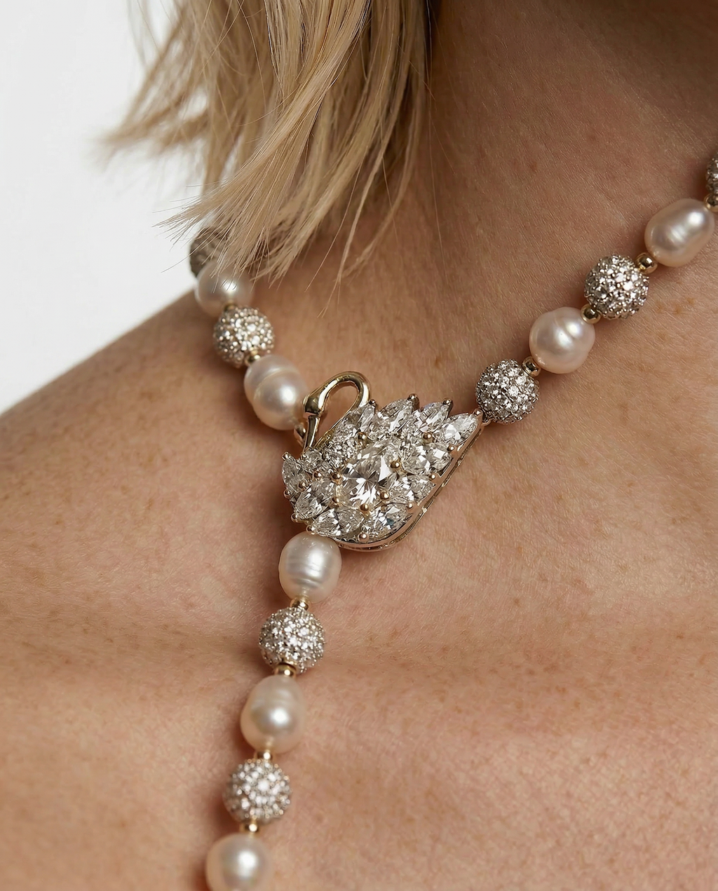 Elara Y Necklace