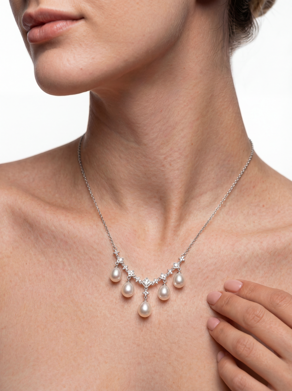 Quintuplets Floral Pearl Necklace