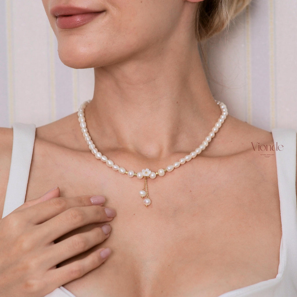 Dainty Floral Necklace