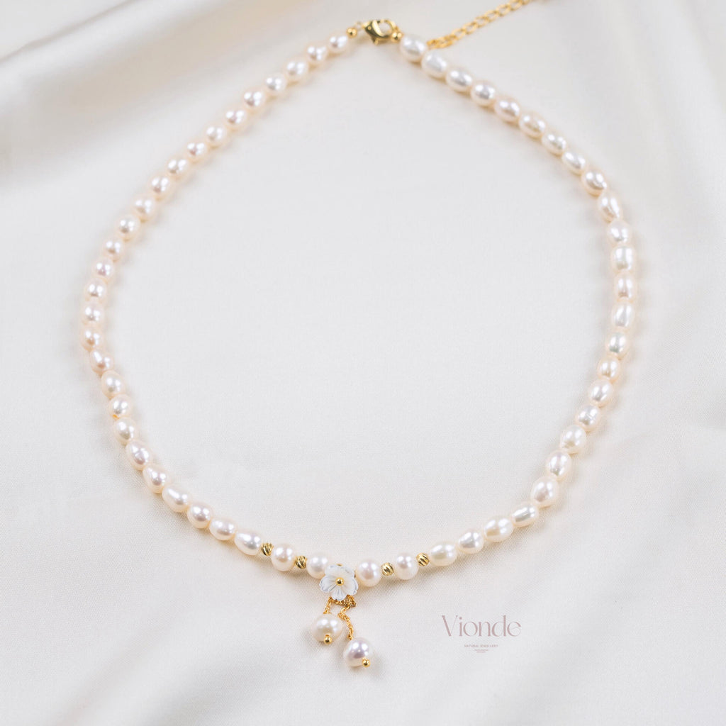 Dainty Floral Necklace