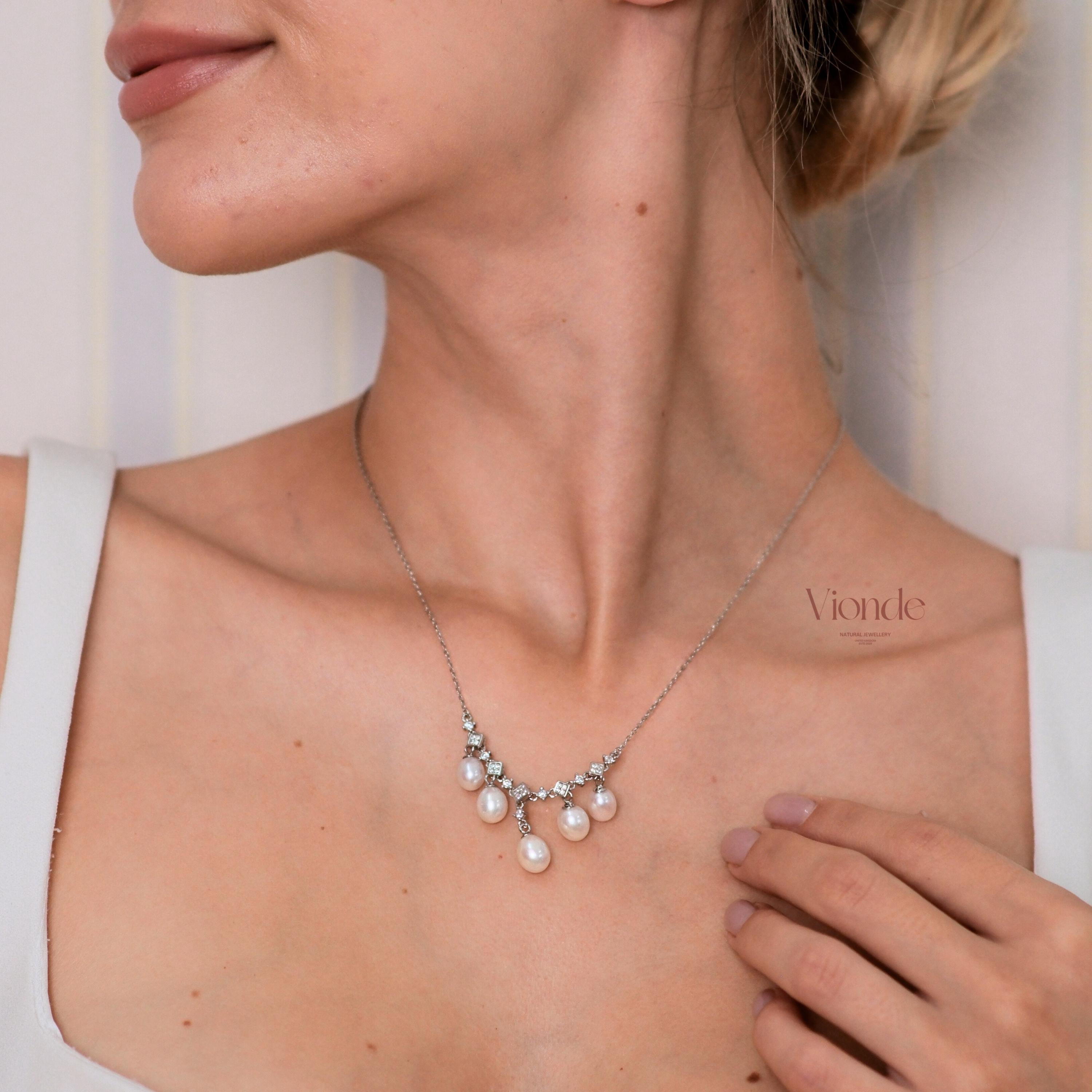 Quintuplets Floral Pearl Necklace