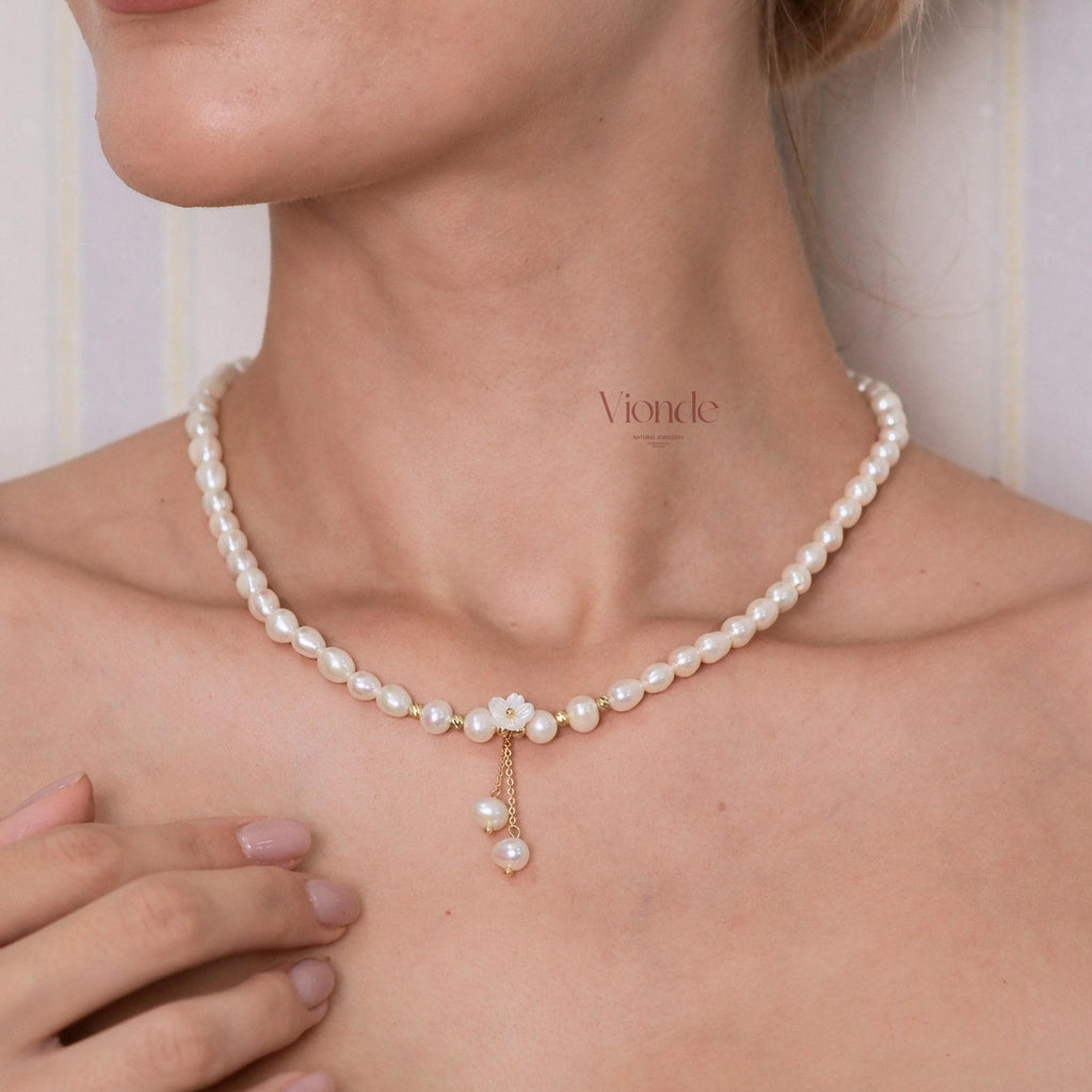 Dainty Floral Necklace