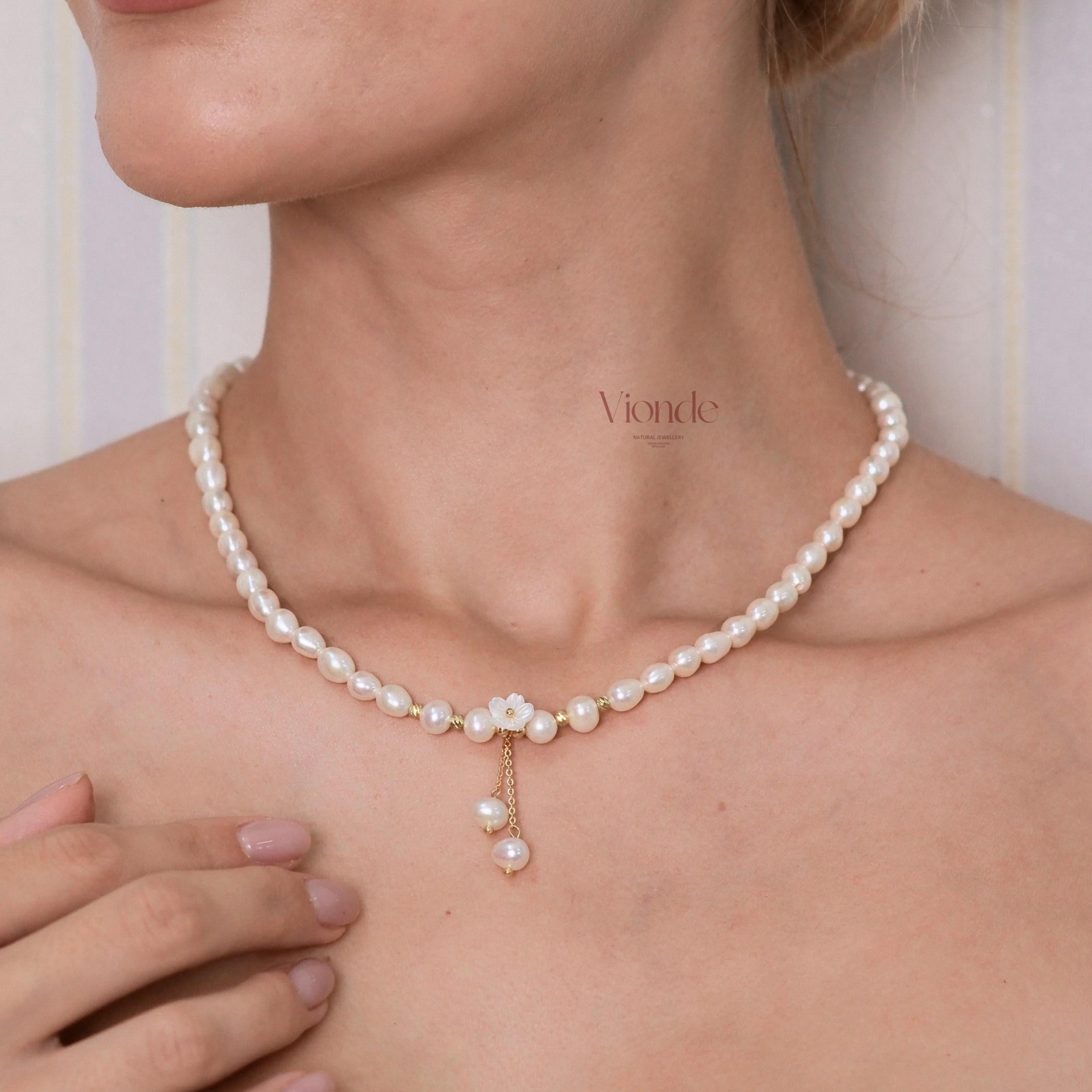 Dainty Floral Necklace