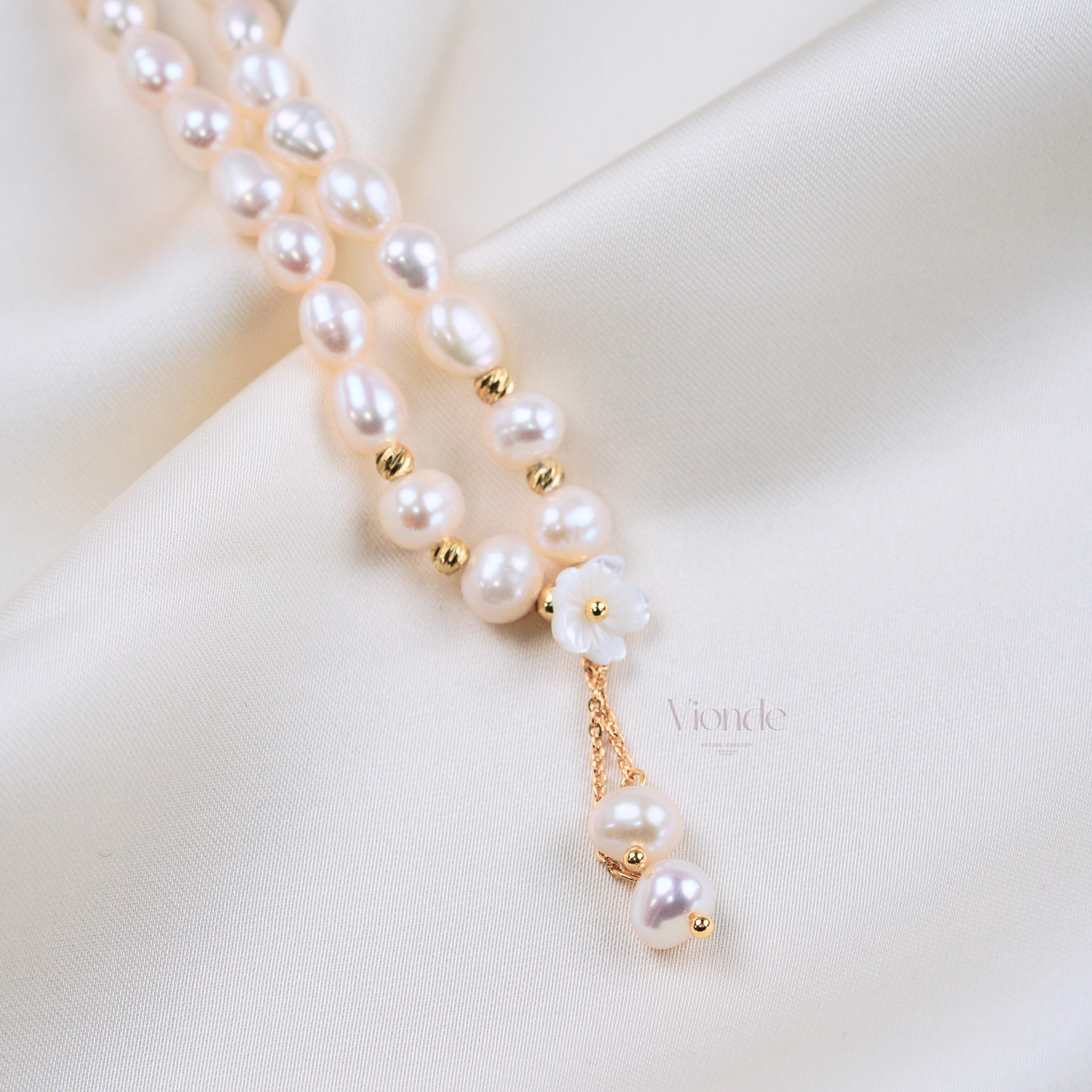 Dainty Floral Necklace