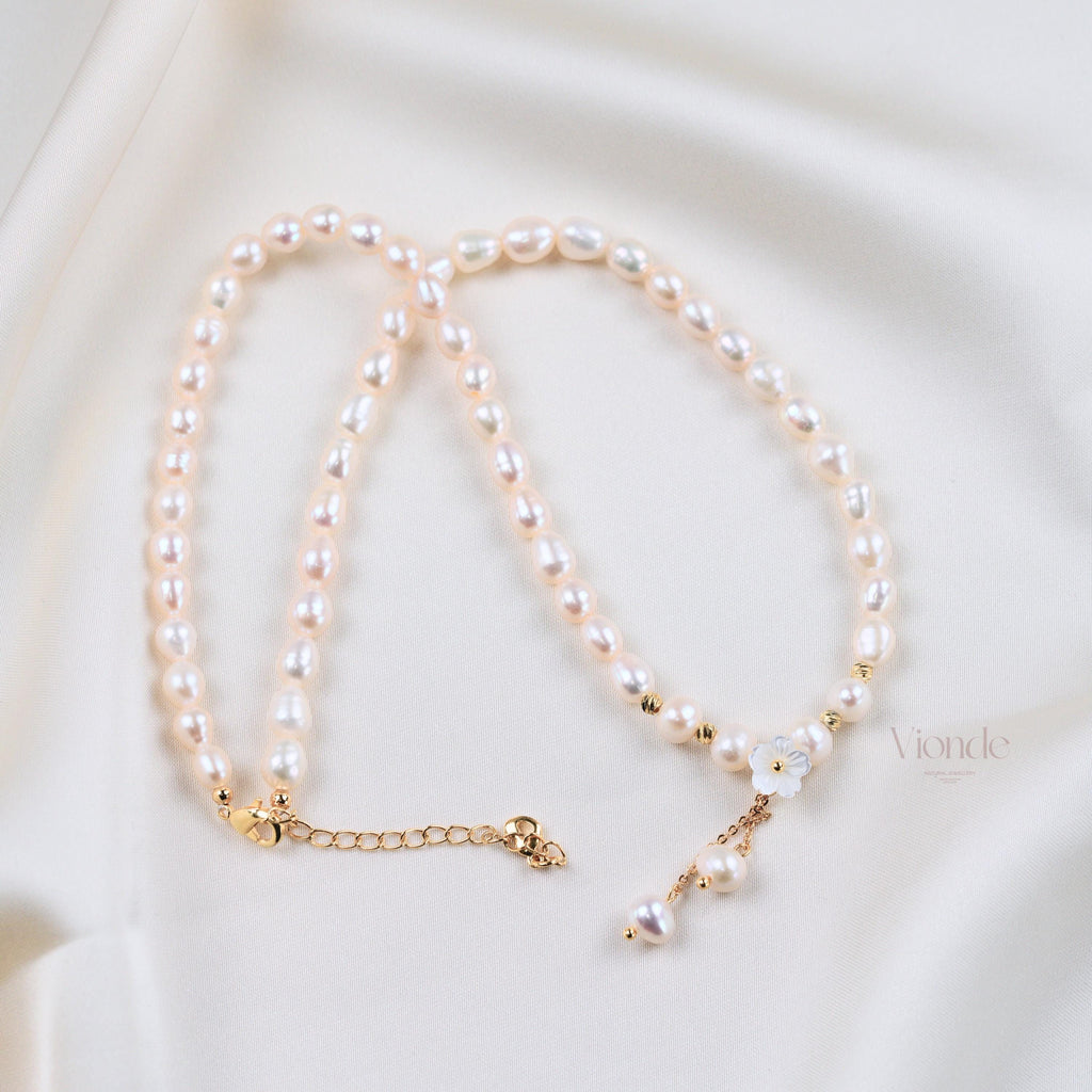 Dainty Floral Necklace