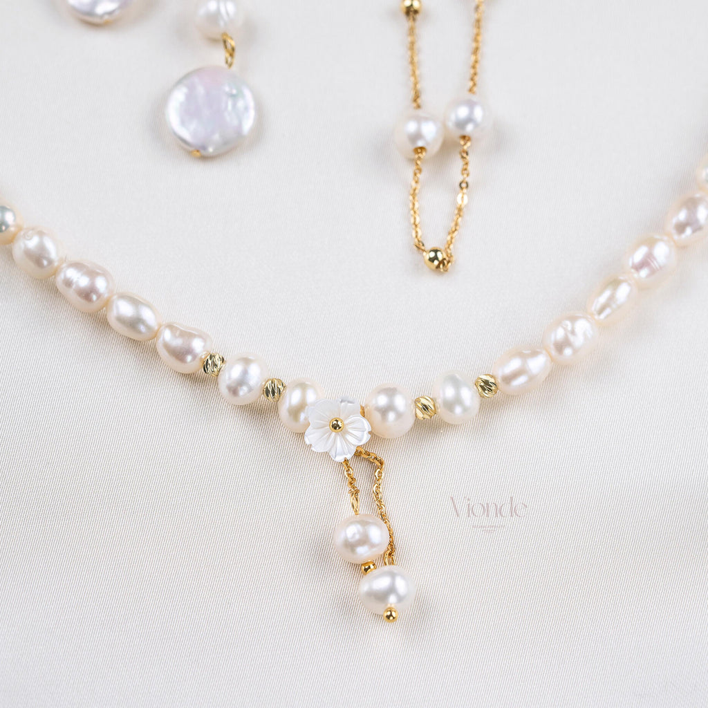 Dainty Floral Necklace