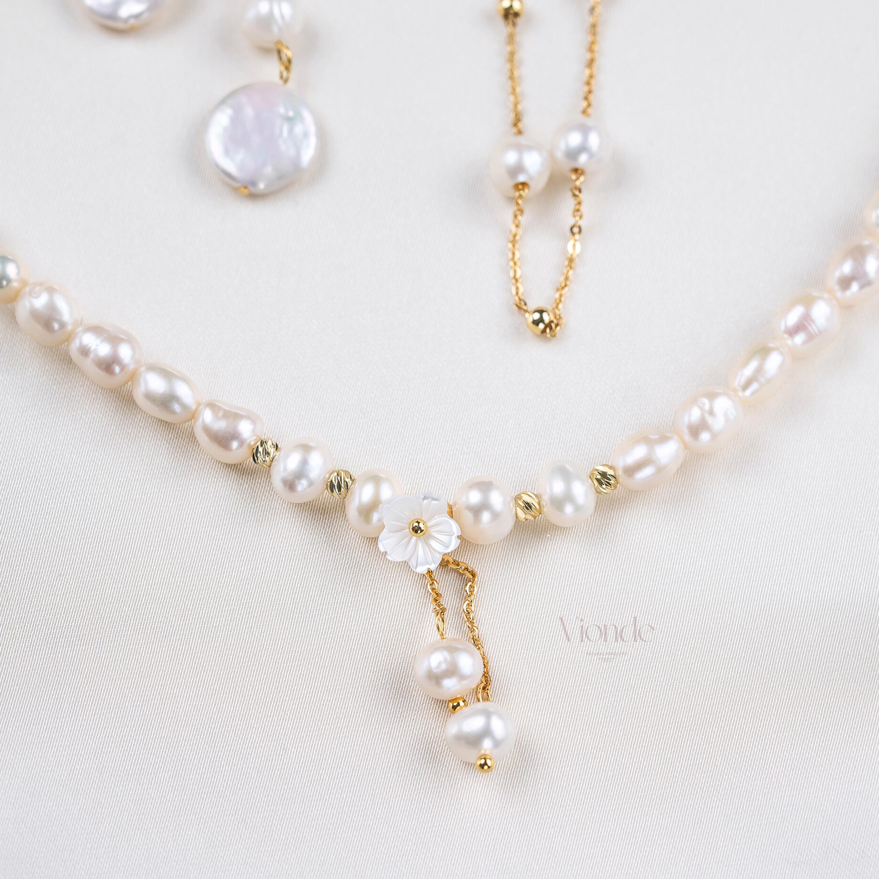 Dainty Floral Necklace