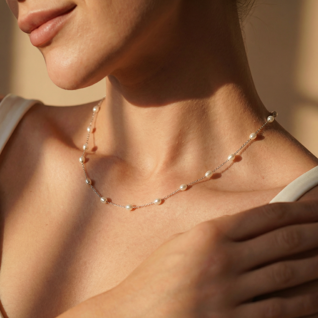 Dainty Pearl Choker